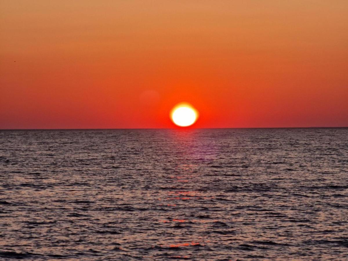 5 Meters From The Sea With Private Beach - 70M2 Colibri Sunset Apartments スヴェティ・ペタル エクステリア 写真