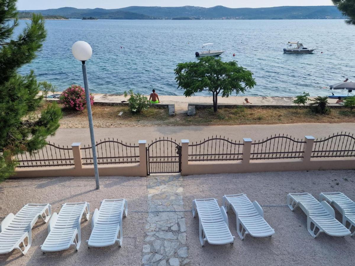 5 Meters From The Sea With Private Beach - 70M2 Colibri Sunset Apartments スヴェティ・ペタル エクステリア 写真